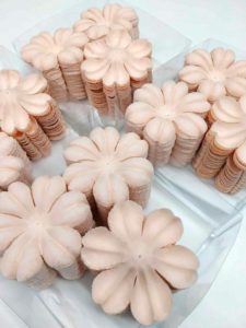 Corolle stampate seta ricamo ricamificio