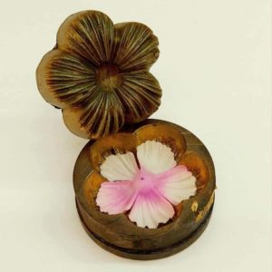 Modellazione 3D corolla da ricamo in seta dipinta a mano