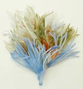 Petali artigianali di bluette in seta pura dipinti a mano