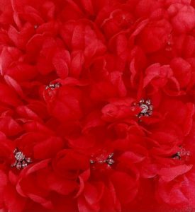 Petali camelia in seta dettaglio ricamo all-over Asja