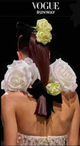 Rose di seta scultoree Giambattista Valli Haute Couture 26