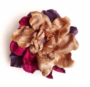Spilla fiore in velluto ready-to-wear