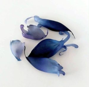 Petali di peonia in voile di seta pura dipinti e lavorati a mano